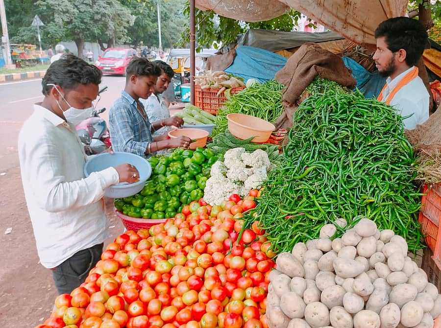 ಬೀದರ್‌ನ ಮಾರುಕಟ್ಟೆಯಲ್ಲಿ ಮಾರಾಟಕ್ಕೆ ಇಡಲಾದ ತರಕಾರಿ