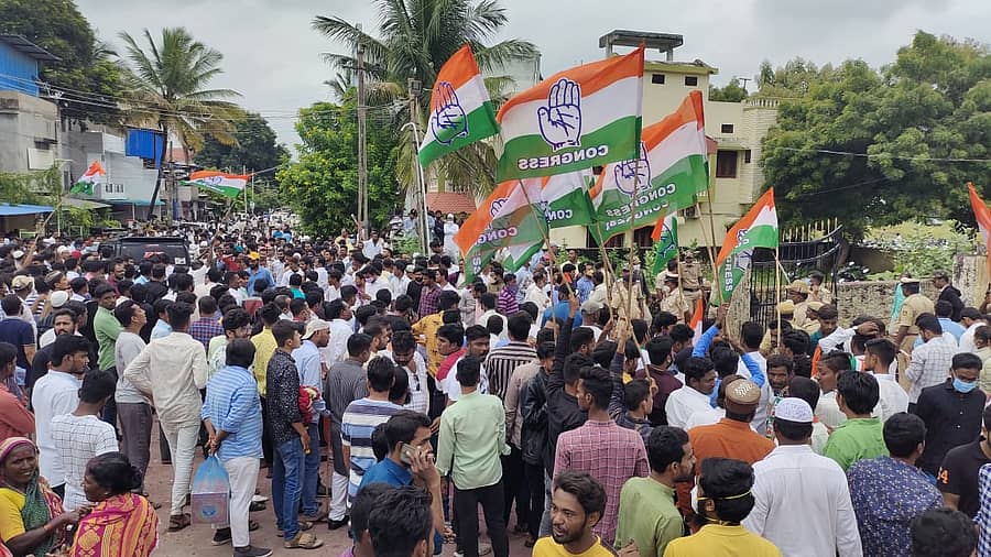 ಕಾಂಗ್ರೆಸ್ ಕಾರ್ಯಕರ್ತರ ಸಂಭ್ರಮ