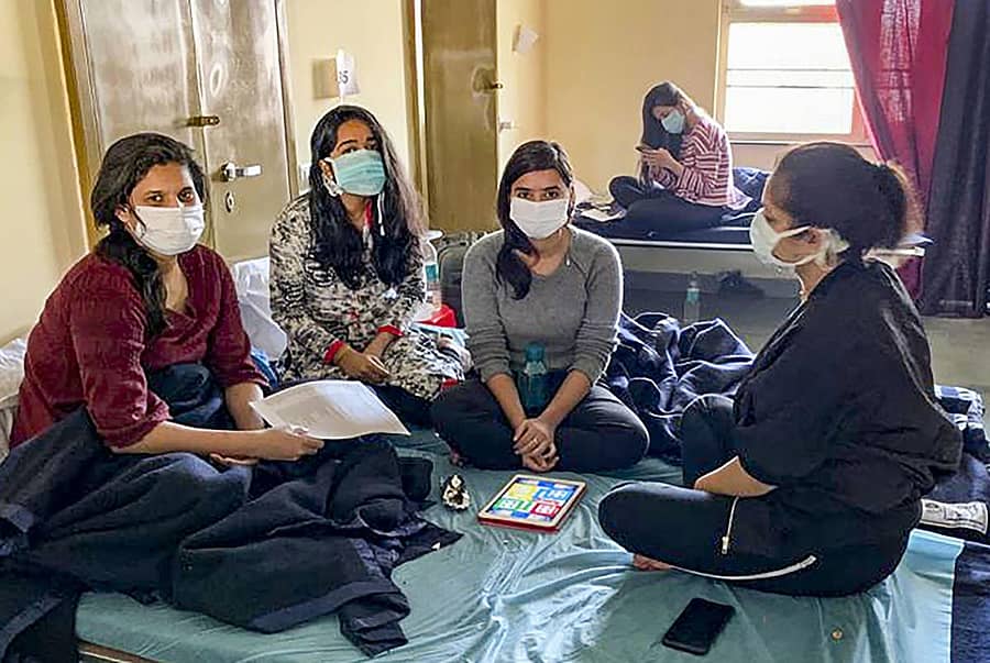 2020ರ ಫೆಬ್ರುವರಿಯಲ್ಲಿ ಚೀನಾದ ವುಹಾನ್ನಿಂದ ಭಾರತಕ್ಕೆ ಮರಳಿದ್ದವರು ಐಟಿಬಿಪಿ ಕೇಂದ್ರದಲ್ಲಿ ಕ್ವಾರಂಟೈನ್ನಲ್ಲಿದ್ದ ಸಂದರ್ಭ