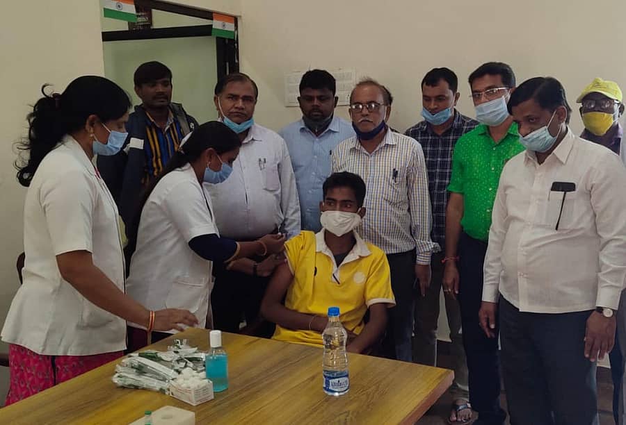 ಬೀದರ್ನಲ್ಲಿ ಬುಧವಾರ ಕ್ರೀಡಾಪಟುಗಳಿಗೆ ಕೋವಿಡ್ ಲಸಿಕೆ ಕೊಡಲಾಯಿತು