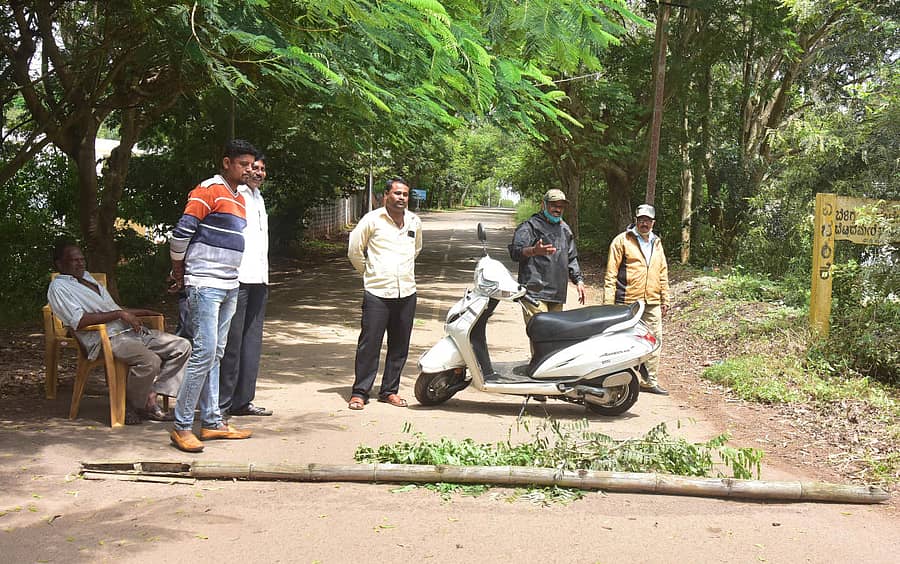 ಹುಬ್ಬಳ್ಳಿಯ ನೃಪತುಂಗ ಬೆಟ್ಟದಲ್ಲಿ ಚಿರತೆ ಕಾಣಿಸಿಕೊಂಡ ಅನುಮಾನ ವ್ಯಕ್ತವಾದ ಹಿನ್ನೆಲೆಯಲ್ಲಿ ಗುರುವಾರ ಸಾರ್ವಜನಿಕರ ಬೆಟ್ಟ ಪ್ರವೇಶ ನಿಷೇಧಿಸಲಾಗಿತ್ತು