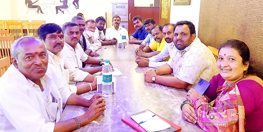 ಕೋಲಾರದಲ್ಲಿ ಗುರುವಾರ ಶೆಫರ್ಡ್ ಇಂಡಿಯಾ ಇಂಟರ್ ನ್ಯಾಷನಲ್ ಜಿಲ್ಲಾ ಸಮಿತಿಯ ಪದಾಧಿಕಾರಿಗಳ ಸಭೆ ನಡೆಯಿತು