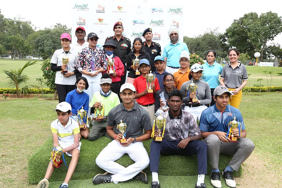 ಅಲ್ಬಾಟ್ರೊಸ್ ಜೂನಿಯರ್ ಗಾಲ್ಫ್ ಟೂರ್ನಿಯಲ್ಲಿ ಪ್ರಶಸ್ತಿ ವಿಜೇತರು ಹಾಗೂ ಅಧಿಕಾರಿಗಳು