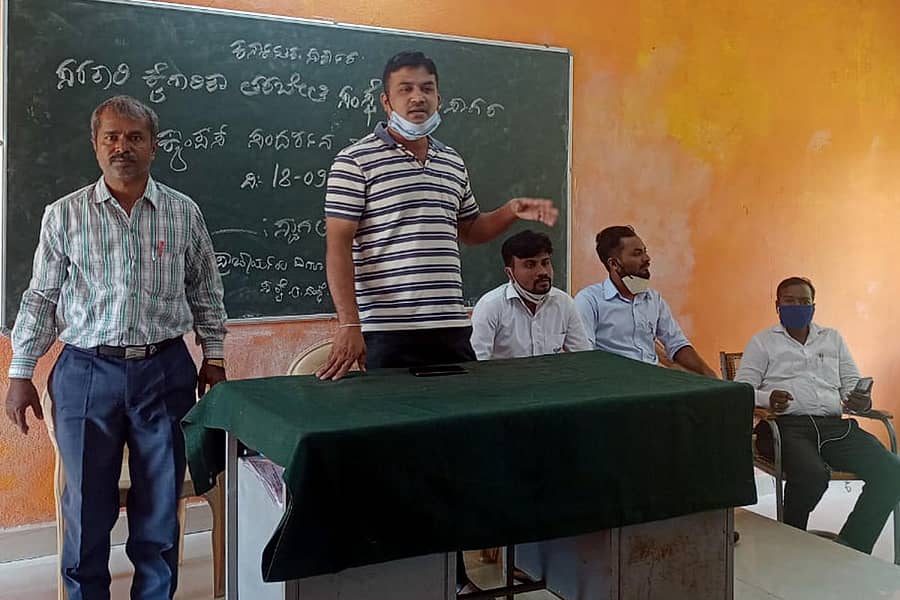 ಹನುಮಸಾಗರ ಸಮೀಪದ ಮನ್ನೇರಾಳ ಸರ್ಕಾರಿ ಕೈಗಾರಿಕಾ ತರಬೇತಿ ಸಂಸ್ಥೆಯಲ್ಲಿ ನಡೆದ ಕಾರ್ಯಕ್ರಮದಲ್ಲಿ ಪ್ರಭಾರ ಪ್ರಾಚಾರ್ಯ ವಿ.ಎಂ.ಕಾಳಗಿ ಮಾತನಾಡಿದರು