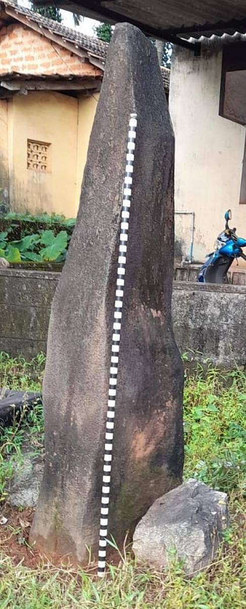 ಕುಂದಾಪುರ ತಾಲ್ಲೂಕಿನ ಬಸ್ರೂರಿನಲ್ಲಿ ಶಿಲಾಯುಗ ಕಾಲದ ಬೃಹತ್ ನಿಲ್ಸಕಲ್ ಪತ್ತೆಯಾಗಿದೆ