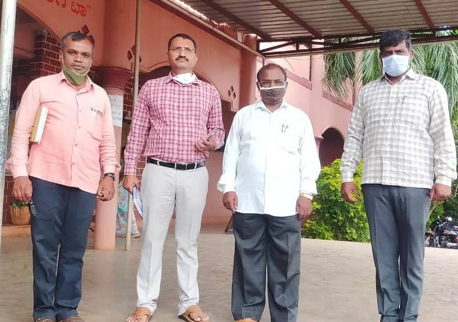 ಲೋಕಾಯುಕ್ತ ಡಿವೈಎಸ್‍ಪಿ ಎನ್.ಎಂ. ಓಲೇಕಾರ್ ಅವರು ಬೀದರ್‌ನ ಚಂದ್ರಪ್ಪ ಗೌರಶೆಟ್ಟಿ ಪದವಿಪೂರ್ವ ಕಾಲೇಜಿಗೆ ಭೇಟಿ ನೀಡಿ ಕೋವಿಡ್ ಮಾರ್ಗಸೂಚಿ ಪಾಲನೆ ಪರಿಶೀಲಿಸಿದರು