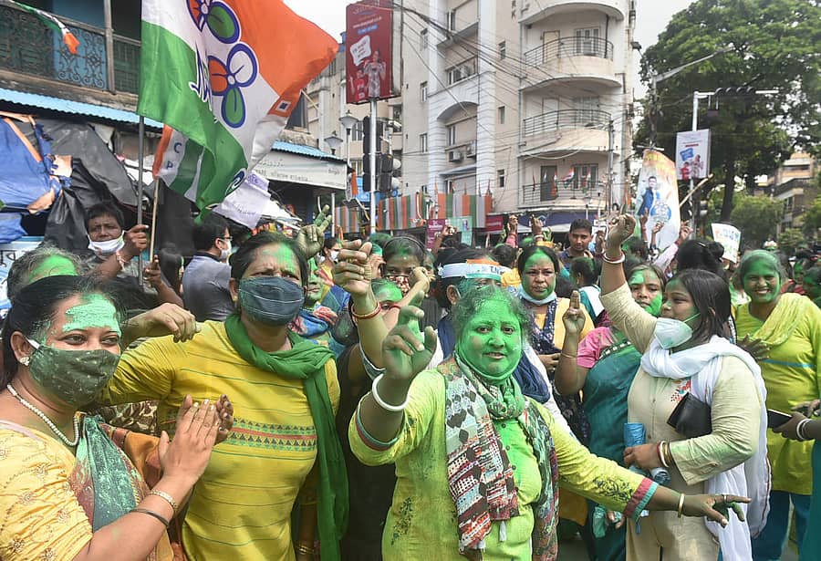 ಟಿಎಂಸಿ ಬೆಂಬಲಿಗರ ಸಂಭ್ರಮ