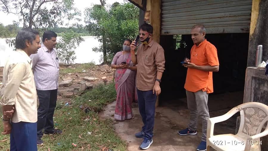 ಸಾಗರ ನಗರಕ್ಕೆ ಕುಡಿಯುವ ನೀರು ಪೂರೈಸುವ ಘಟಕವನ್ನು ಶುಕ್ರವಾರ ನಗರಸಭೆ ಅಧ್ಯಕ್ಷೆ ಮಧುರಾ ಶಿವಾನಂದ್ ಪರಿಶೀಲಿಸಿದರು