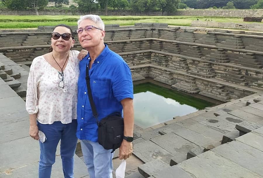 ಭಾರತದಲ್ಲಿನ ಪೆರು ದೇಶದ ರಾಯಭಾರಿ ಕಾರ್ಲೊಸ್‌ ರಫೇಲ್‌ ಪೋಲೋ ದಂಪತಿ ಸೋಮವಾರ ಹಂಪಿ ಪುಷ್ಕರಣಿ ವೀಕ್ಷಿಸಿದರು