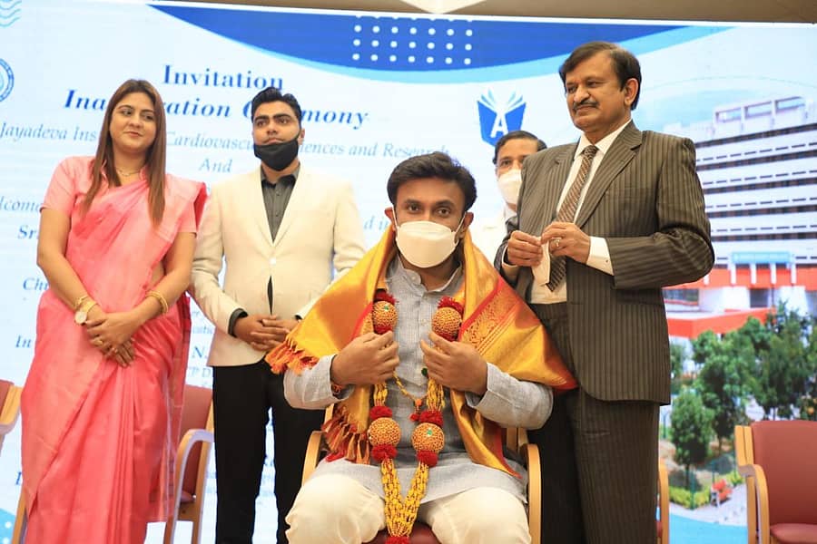 ಡಾ.ಕೆ. ಸುಧಾಕರ್ ಅವರನ್ನು ಡಾ.ಸಿ.ಎನ್. ಮಂಜುನಾಥ್ ಸನ್ಮಾನಿಸಿದರು. ಎಎಂಸಿಐ ಎಡ್‌ಟೆಕ್ ಪ್ರೈವೇಟ್ ಲಿಮಿಟೆಡ್‌ನ ಮುಖ್ಯ ಕಾರ್ಯನಿರ್ವಾಹಕ ಅಧಿಕಾರಿ ಡಾ. ಸ್ವಪ್ನಾ ಸಿಂಗ್ ಹಾಗೂ ನಿರ್ದೇಶಕ ಡಾ. ಅಮಿತ್ ವರ್ಮಾ ಇದ್ದರು.