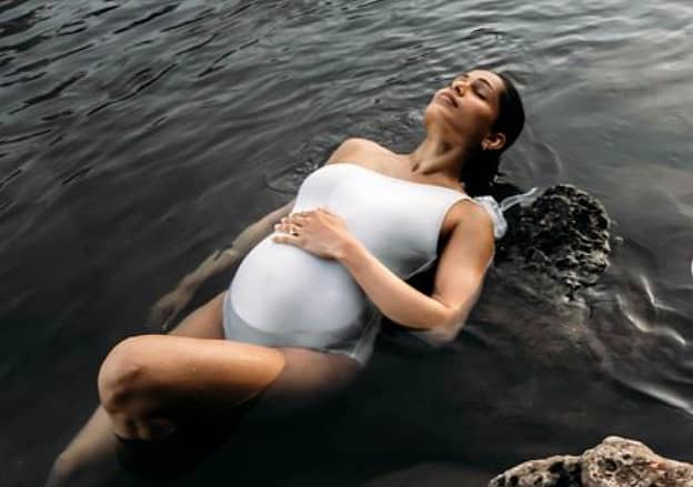 ನಟಿ ಫ್ರೀಡಾ ಪಿಂಟೋ - ಬೇಬಿ ಶವರ್ ಫೋಟೊ