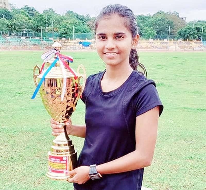 ಉಡುಪಿಯಲ್ಲಿ ನಡೆದ ಸ್ಪರ್ಧೆಯಲ್ಲಿ ಪ್ರಶಸ್ತಿ ಪಡೆದ ಶ್ವೇತಾ