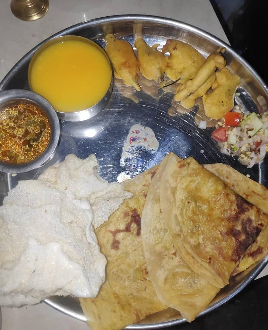 ಗರಿಗರಿ ಹೋಳಿಗೆ, ಬಿಸಿಬಿಸಿ ಭಜ್ಜಿ, ರವೆ ಪಾಯಸ, ಹಪ್ಪಳ