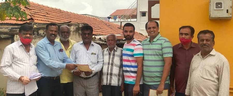 ಜಿಲ್ಲಾ ಕಸಾಪ ಅಧ್ಯಕ್ಷ ಸ್ಥಾನದ ಆಕಾಂಕ್ಷಿ ಡಿ. ಕೃಷ್ಣಮೂರ್ತಿ ಭಾನುವಾರ ಬಿಡದಿ ಹೋಬಳಿಯಲ್ಲಿ ಮತಯಾಚಿಸಿದರು