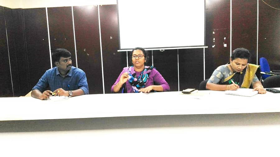 ಗುಬ್ಬಿಯಲ್ಲಿ ನಡೆದ ಸುದ್ದಿಗೋಷ್ಠಿಯಲ್ಲಿ ಮಾತನಾಡಿದ ತಹಶೀಲ್ದಾರ್ ಬಿ. ಆರತಿ. ಚುನಾವಣಾ ಶಿರಸ್ತೇದಾರ್ ರವೀಶ್, ತರಬೇತಿ ತಹಶೀಲ್ದಾರ್ ಅಶ್ವಿನಿ ಇದ್ದರು