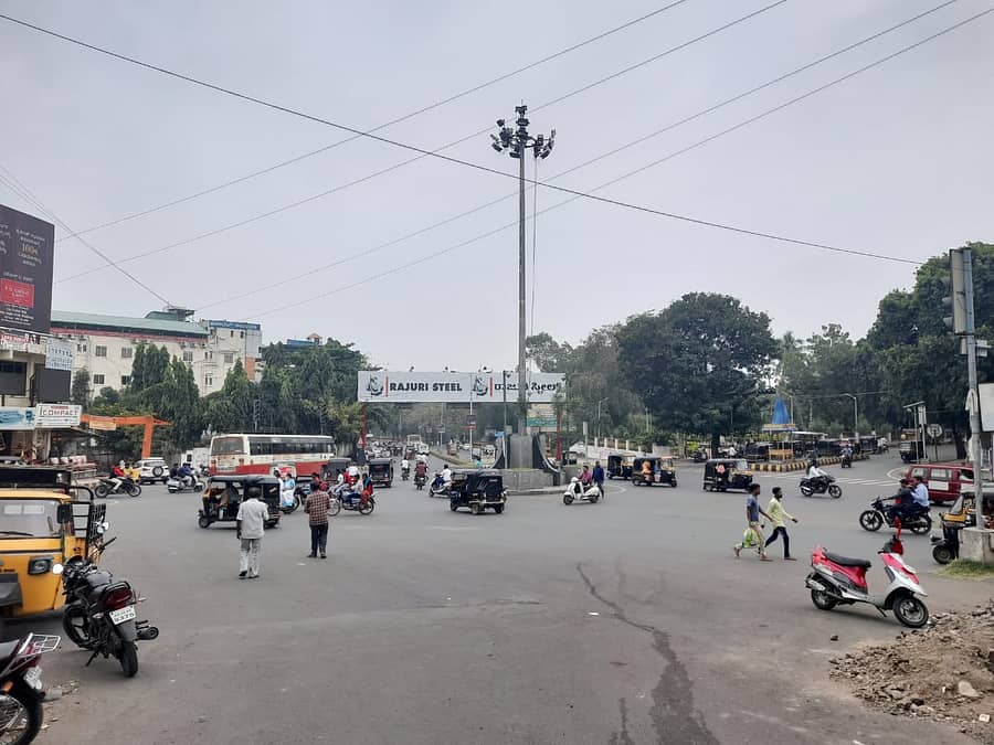 ಕಲಬುರಗಿ ನಗರದಲ್ಲಿ ಮೋಡ ಕವಿದ ವಾತಾವರಣವಿದೆ