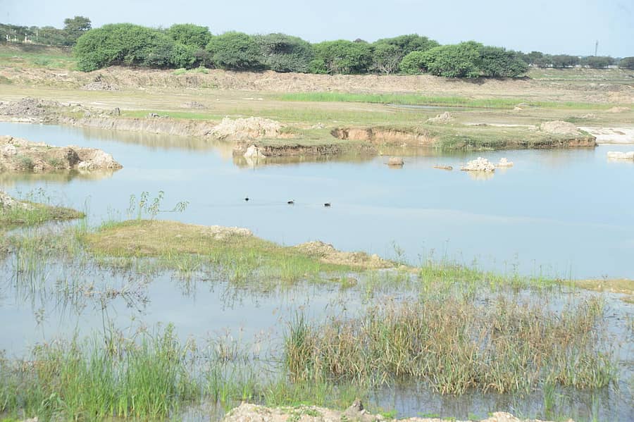 ಕುಂದವಾಡ ಕೆರೆಯ ಅಂಗಳದಲ್ಲಿ ಮಳೆನೀರು ಸಂಗ್ರಹವಾಗಿರುವುದು.                         ಪ್ರಜಾವಾಣಿ ಚಿತ್ರ/ ಸತೀಶ ಬಡಿಗೇರ್‌