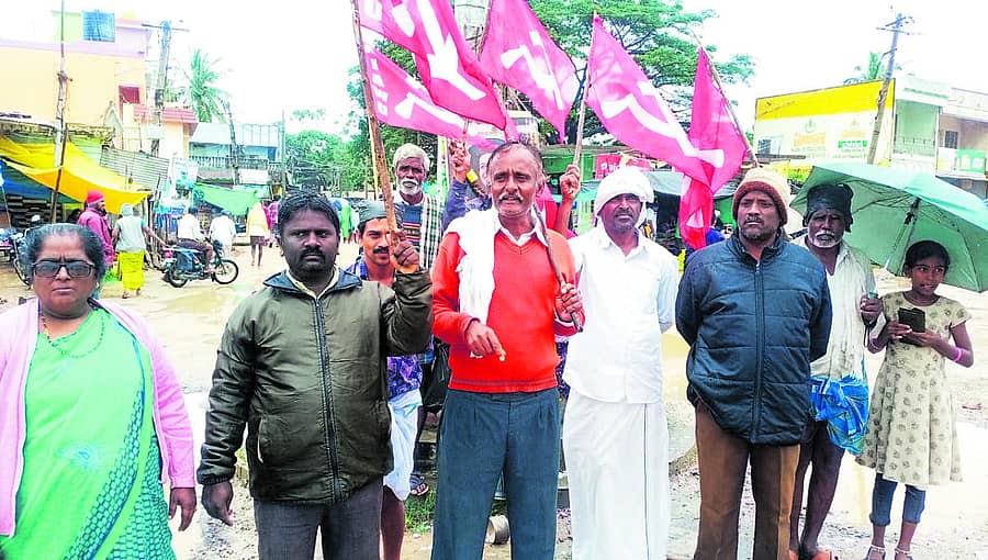 ಕೇಂದ್ರವು ಕೃಷಿ ಕಾಯ್ದೆಯನ್ನು ವಾಪಸ್ ಪಡೆದಿದ್ದರಿಂದ ರೈತರು ಸಂಭ್ರಮಾಚರಣೆ ಮಾಡಿದರು