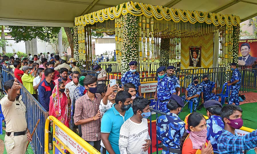 ಕಂಠೀರವ ಸ್ಟುಡಿಯೊದಲ್ಲಿರುವ ಪುನೀತ್ ರಾಜ್ಕುಮಾರ್ ಅವರ ಸಮಾಧಿ