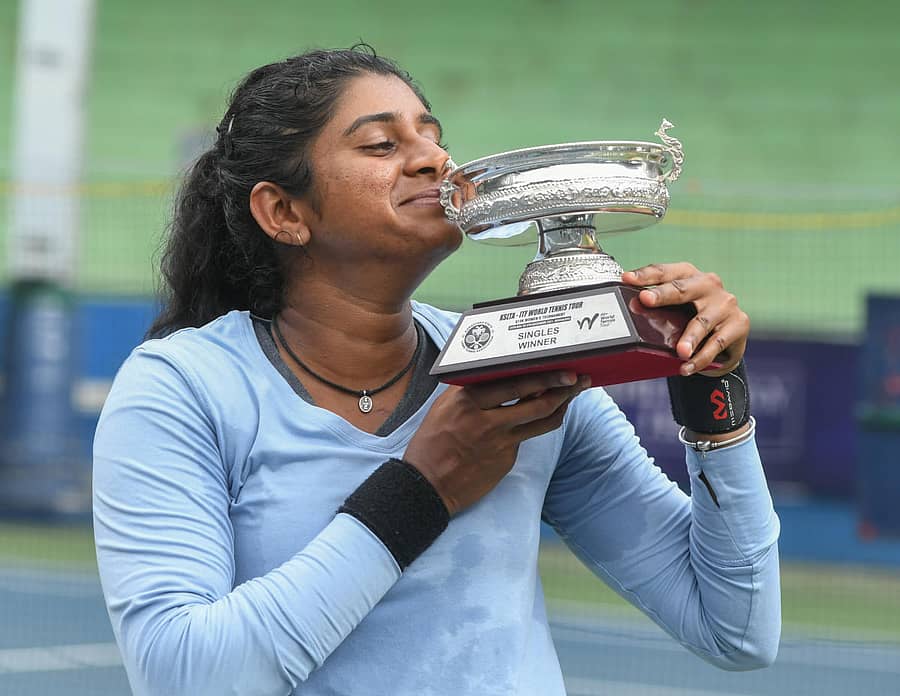 ಪ್ರಶಸ್ತಿಗೆ ಮುತ್ತಿಟ್ಟ ಪ್ರಾಂಜಲ ಯಡ್ಲಪಲ್ಲಿ– ಪ್ರಜಾವಾಣಿ ಚಿತ್ರ/ ಎಸ್.ಕೆ.ದಿನೇಶ್