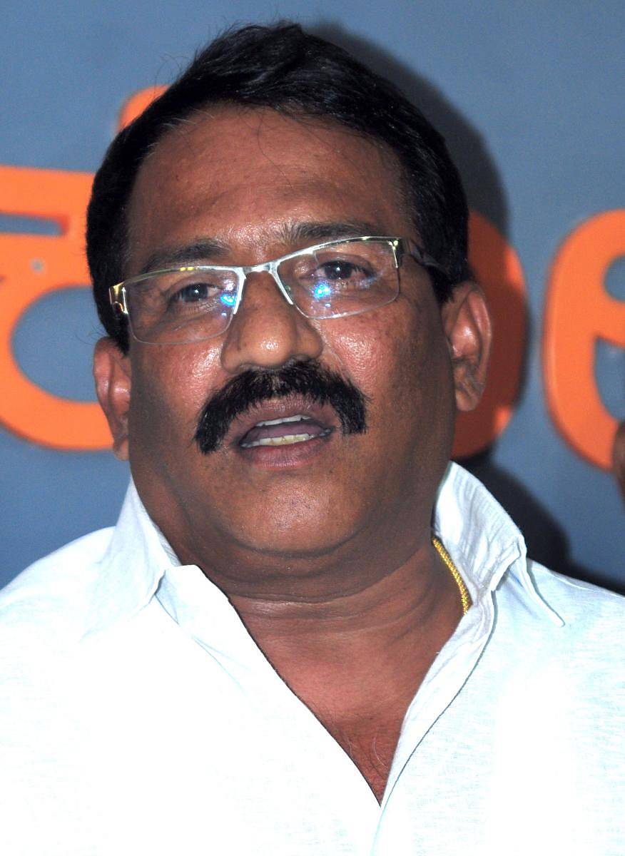 ಆರ್.ಬಿ.ತಿಮ್ಮಾಪುರ