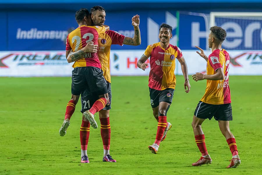 ಗೋವಾ ಎಫ್‌ಸಿ ತಂಡದ ವಿರುದ್ಧ ಗೋಲು ಬಾರಿಸಿದ ಈಸ್ಟ್ ಬೆಂಗಾಲ್ ಆಟಗಾರರ ಸಂಭ್ರಮ  –ಪಿಟಿಐ ಚಿತ್ರ