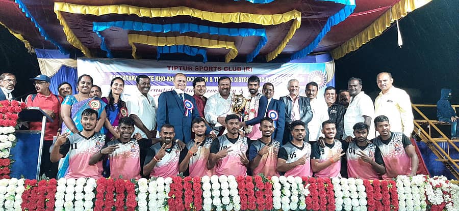 ಪುರುಷರ ವಿಭಾಗದಲ್ಲಿ ಪ್ರಥಮ ಸ್ಥಾನ ಪಡೆದ ಮೂಡುಬಿದಿರೆಯ ಆಳ್ವಾಸ್ ತಂಡ