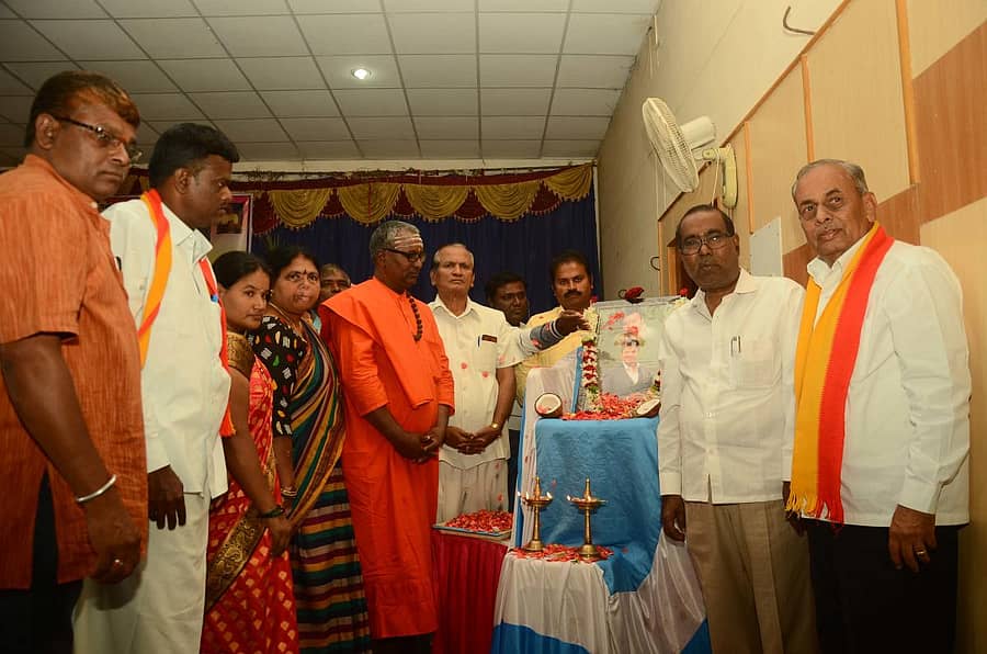 ದಾವಣಗೆರೆ ಕುವೆಂಪು ಕನ್ನಡ ಭವನದಲ್ಲಿ ಭಾನುವಾರ ಕರ್ನಾಟಕ ರತ್ನ ಪುನೀತ್ ರಾಜಕುಮಾರ್ ನುಡಿನಮನ ಸಂಗೀತ ಕಾರ್ಯಕ್ರಮ ಏರ್ಪಡಿಸಲಾಯಿತು