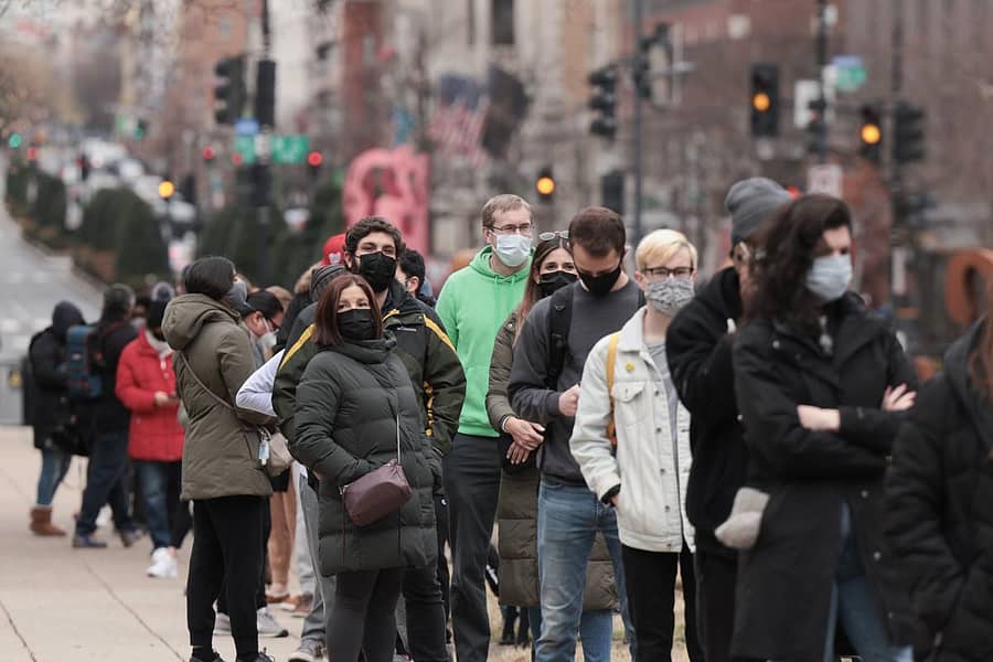 ಕೊರೊನಾ ವೈರಸ್‌ ಸೋಂಕು ಪರೀಕ್ಷೆಗೆ ಮಾಡಿಸಲು ವಾಷಿಂಗ್ಟನ್‌ನಲ್ಲಿ ಸಾಲುಗಟ್ಟಿರುವ ಜನ