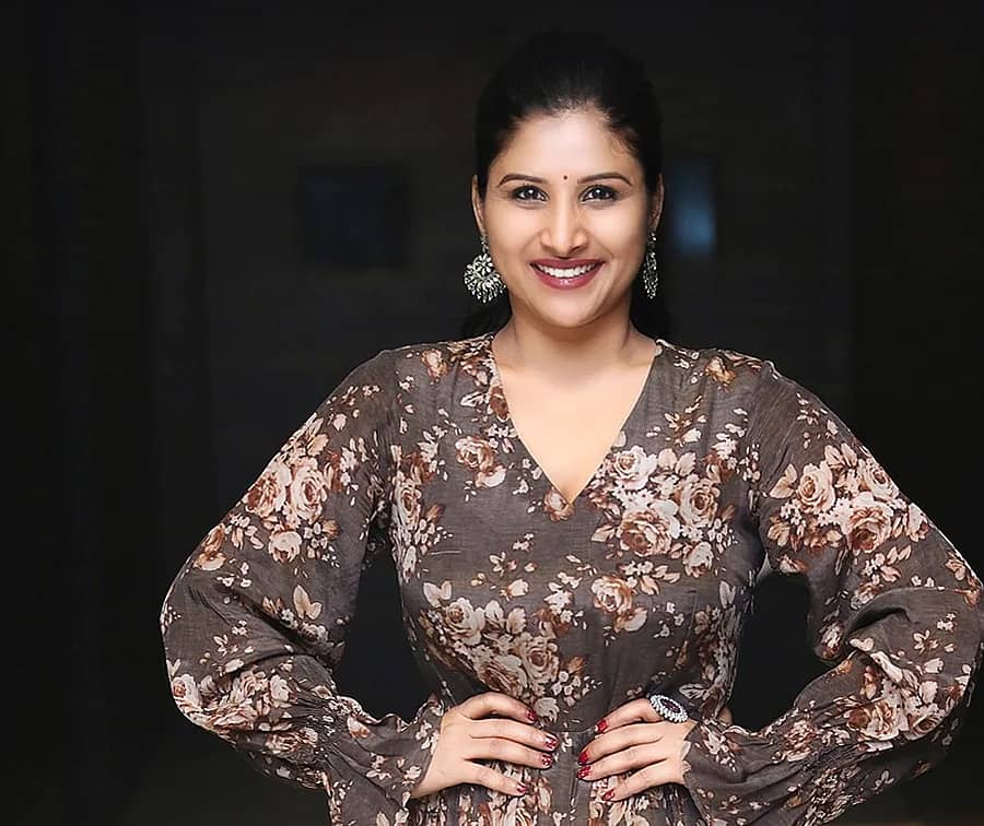 ಗಾಯಕಿ ಮಂಗ್ಲಿ 