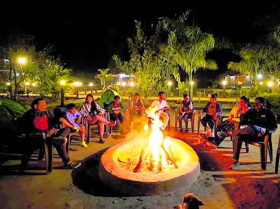 ದಾಂಡೇಲಿಯ ರೆಸಾರ್ಟ್ನಲ್ಲಿ ಪ್ರವಾಸಿಗರ ಸಂಭ್ರಮದ ಕ್ಷಣಗಳು (ಸಂಗ್ರಹ ಚಿತ್ರ)