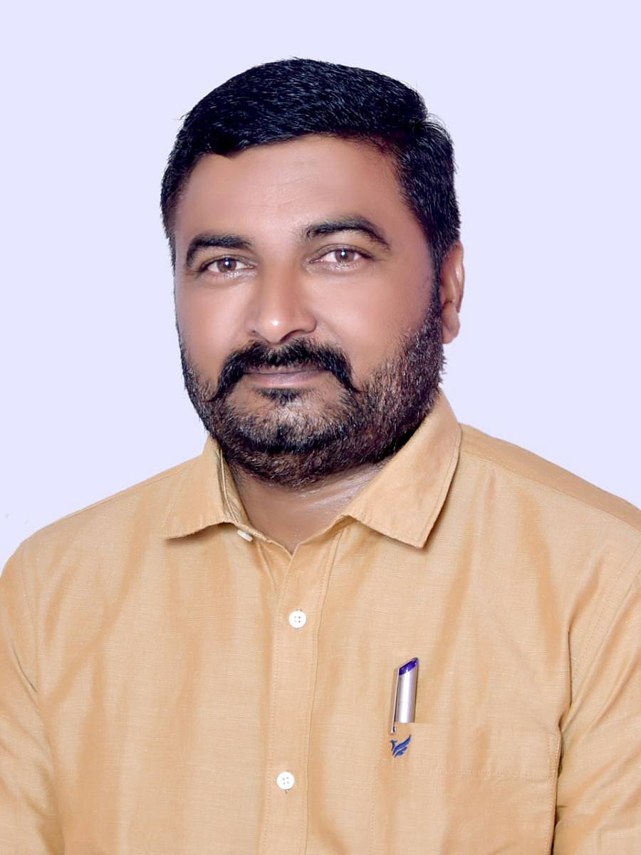 ರಮೇಶ ಹಾದಿಮನಿ