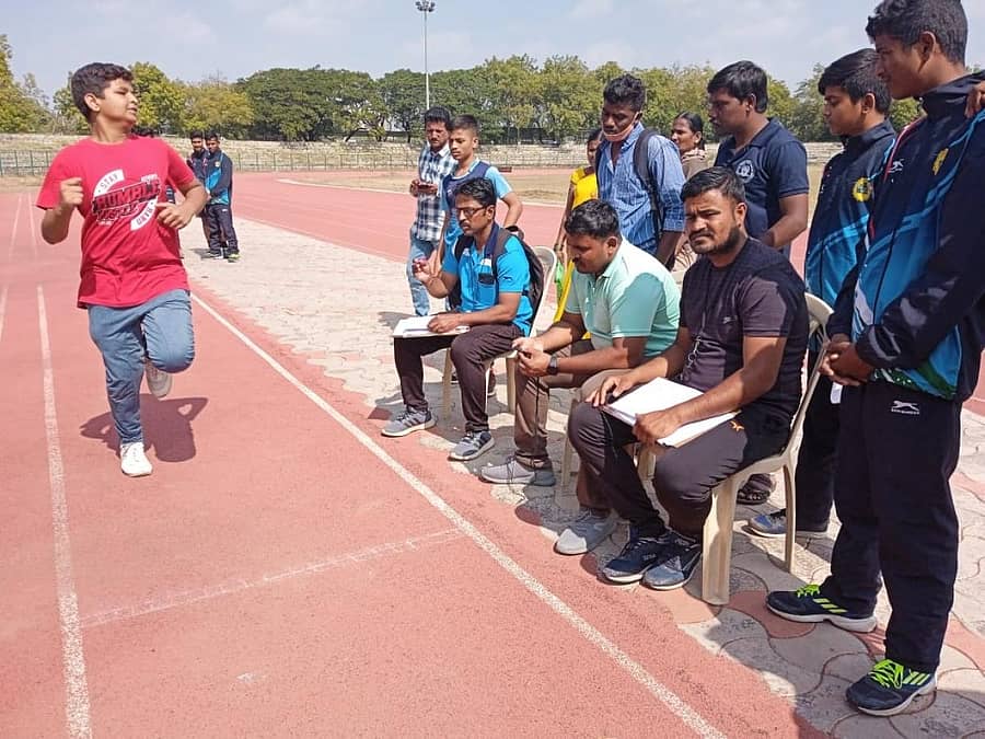 ಕಲಬುರಗಿಯ ಚಂದ್ರಶೇಖರ ಪಾಟೀಲ ಕ್ರೀಡಾಂಗಣದಲ್ಲಿ ಶುಕ್ರವಾರ ಕ್ರೀಡಾ ಶಾಲೆ, ಕ್ರೀಡಾ ನಿಲಯಗಳಿಗೆ ಕ್ರೀಡಾಪಟುಗಳ ಆಯ್ಕೆ ಪ್ರಕ್ರಿಯೆ ನಡೆಯಿತು