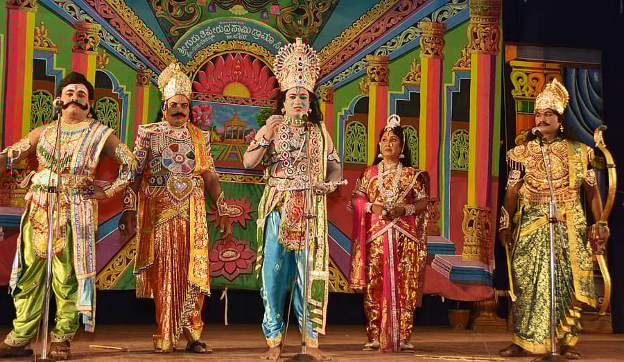 ‘ರಕ್ತ ರಾತ್ರಿ’ ನಾಟಕದ ದೃಶ್ಯ