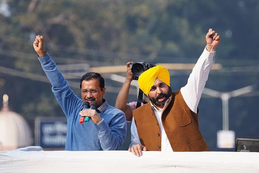 ಎಎಪಿ ಮುಖ್ಯಸ್ಥ ಅರವಿಂದ ಕೇಜ್ರಿವಾಲ್ ಮತ್ತು ಪಂಜಾಬ್ನ ಸಂಗ್ರೂರ್ನ ಎಎಪಿ ಸಂಸದ ಭಗವಂತ ಮಾನ್ ಅವರು ಇತ್ತೀಚೆಗೆ ನಡೆಸಲಾದ ‘ಶಾಂತಿ ಯಾತ್ರೆ’ಯಲ್ಲಿ ಭಾಗವಹಿಸಿದ್ದರು ----ಪಿಟಿಐ ಚಿತ್ರ