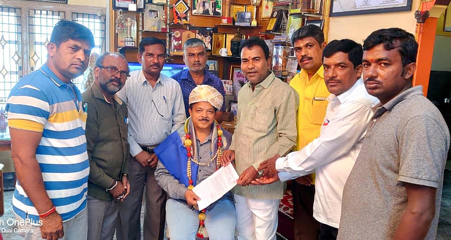 ದೊಡ್ಡಬಳ್ಳಾಪುರದ ಹುಲಿಕಲ್ ನಟರಾಜ್ ಅವರಿಗೆ ಕ ಸಂಸ್ಕೃತಿ ವೈಭವದಲ್ಲಿ ಭಾಗವಹಿಸಲು ಅಧಿಕೃತ ಆಹ್ವಾನ ನೀಡಲಾಯಿತು