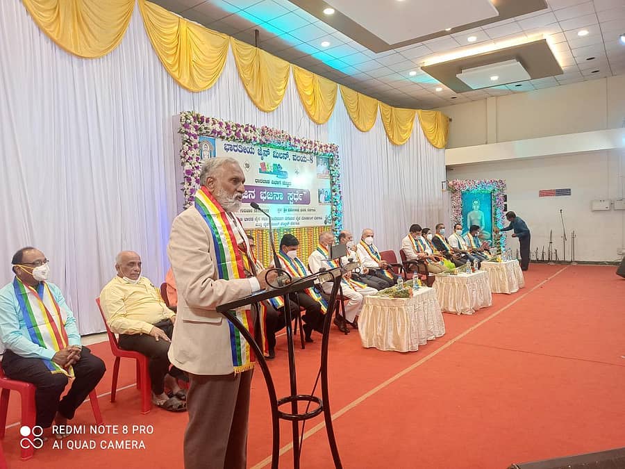 ಬೆಳಗಾವಿಯ ಧರ್ಮನಾಥ ಭವನದಲ್ಲಿ ಗುರುವಾರ ನಡೆದ ಧಾರವಾಡ ವಲಯದ ಜಿನ ಭಜನಾ ಸ್ಪರ್ಧೆ ಉದ್ಘಾಟಿಸಿ ರಾಷ್ಟ್ರೀಯ ಅಲ್ಪಸಂಖ್ಯಾತರ ಆಯೋಗದ ಸದಸ್ಯ ಧನ್ಯಕುಮಾರ ಗುಂಡೆ ಮಾತನಾಡಿದರು