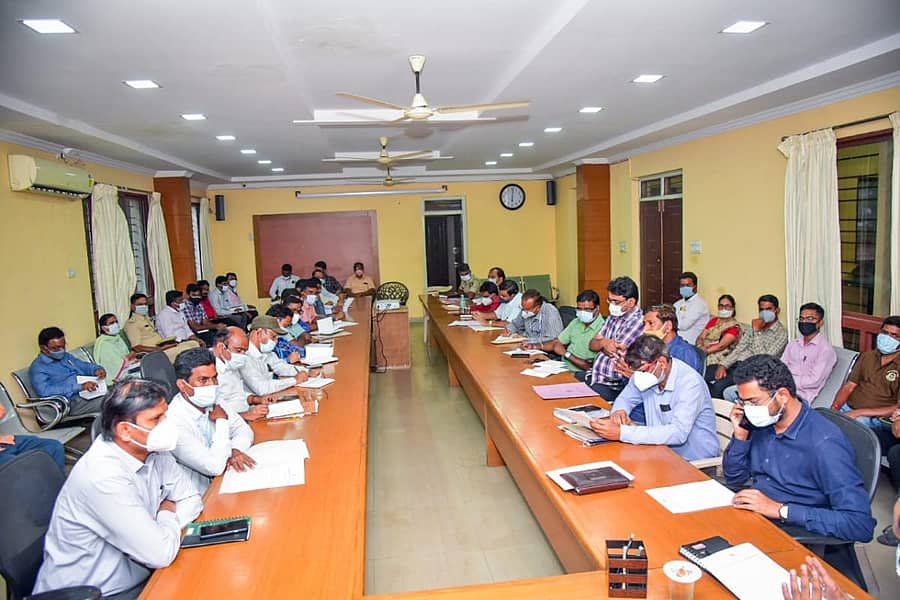 ಹೊಸಪೇಟೆಯಲ್ಲಿ ಮಂಗಳವಾರ ನಡೆದ ಗಣರಾಜ್ಯೋತ್ಸವ ಪೂರ್ವಭಾವಿ ಸಭೆಯಲ್ಲಿ ವಿವಿಧ ಇಲಾಖೆಯ ಅಧಿಕಾರಿಗಳು ಪಾಲ್ಗೊಂಡಿದ್ದರು