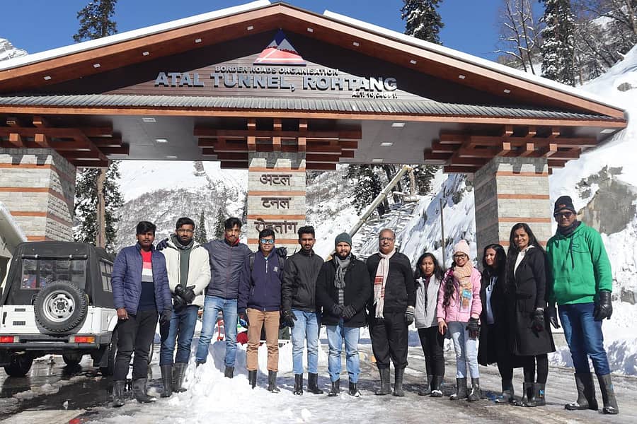 ಬೆಳಗಾವಿಯ ಕೆಎಲ್‌ಎಸ್– ಜಿಐಟಿಯ ವಿದ್ಯಾರ್ಥಿಗಳು ಕೇಂದ್ರ ಸರ್ಕಾರದ ‘ಯುವಕ್ ಯೋಜನೆ’ಯಲ್ಲಿ ಹಿಮಾಚಲಪ್ರದೇಶದ ಅಟಲ್‌ ಸುರಂಗಕ್ಕೆ ಈಚೆಗೆ ಭೇಟಿ ನೀಡಿದ್ದರು