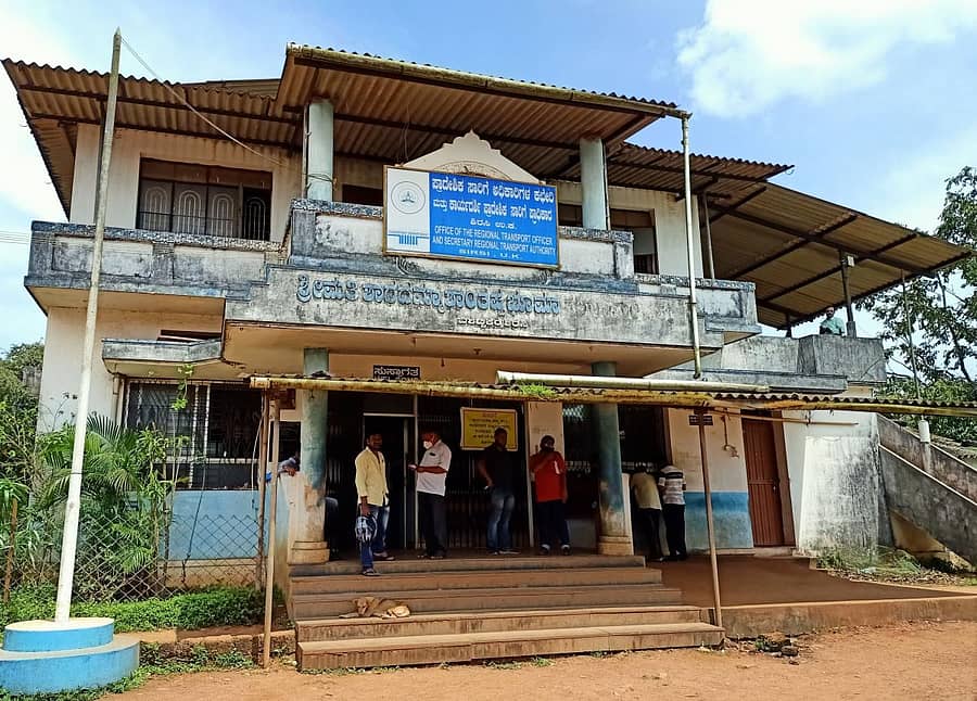 ಬಾಡಿಗೆ ಕಟ್ಟಡದಲ್ಲಿ ನಡೆಯುತ್ತಿರುವ ಶಿರಸಿ ಆರ್‌ಟಿಓ ಕಚೇರಿ