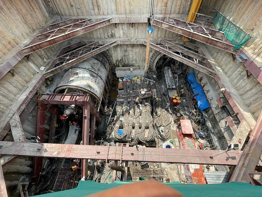 ಸುರಂಗ ಕೊರೆಯುವ ಯಂತ್ರ ವರದಾ ರಾಷ್ಟ್ರೀಯ ಮಿಲಿಟರಿ ಶಾಲೆಯ ಬಳಿಯಿಂದ ಸುರಂಗ ಕೊರೆಯುವ ಕಾರ್ಯವನ್ನು ಆರಂಭಿಸಿದೆ