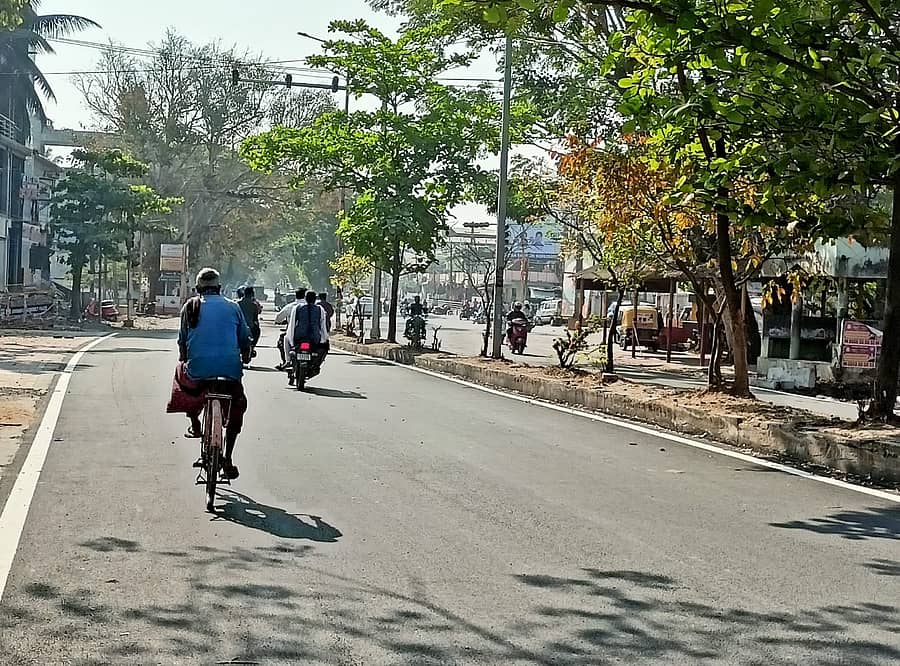 ಶಿವಮೊಗ್ಗ ನಗರದಲ್ಲಿ ಜನಜೀವನ ಸಹಜ ಸ್ಥಿತಿಗೆ ಮರಳಿದೆ.