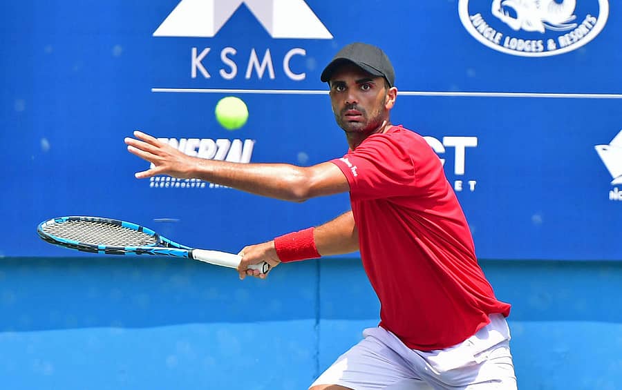 ಭಾರತದ ಆದಿಲ್ ಕಲ್ಯಾಣ್‌ಪುರ ಆಟದ ವೈಖರಿ –ಪ್ರಜಾವಾಣಿ ಚಿತ್ರ/ಕೃಷ್ಣಕುಮಾರ್ ಪಿ.ಎಸ್.