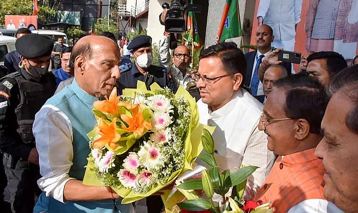 ರಾಜನಾಥ್ ಸಿಂಗ್ ಅವರಿಗೆ ಸ್ವಾಗತ ಕೋರಿದ ಪುಷ್ಕರ್ ಸಿಂಗ್ ಧಾಮಿ