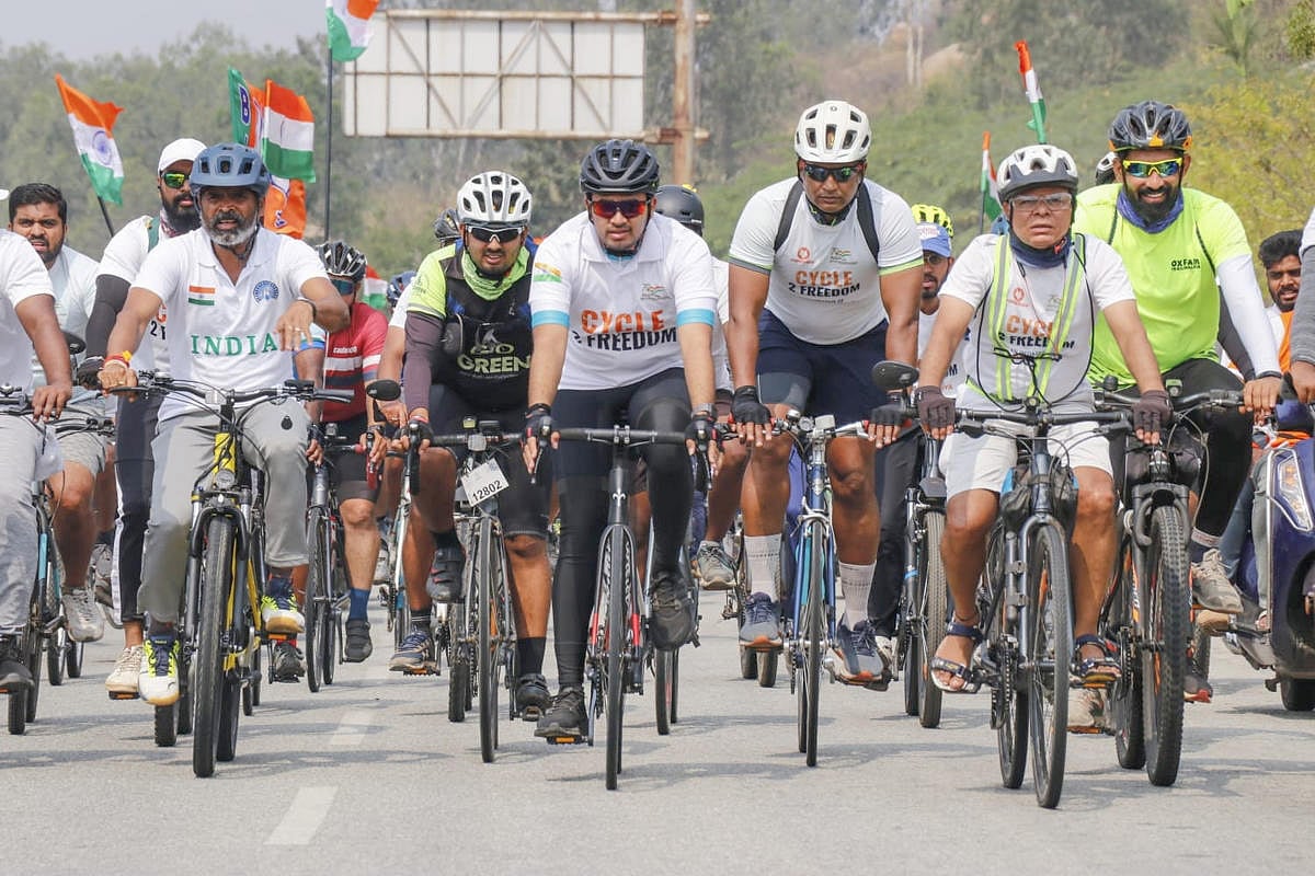 ‘ಸ್ವಾತಂತ್ರ್ಯಕ್ಕಾಗಿ ಸೈಕಲ್‌' ರ‍್ಯಾಲಿ: ಸಂಸದರಾದ ತೇಜಸ್ವಿ ಸೂರ್ಯ, ಮುನಿಸ್ವಾಮಿ