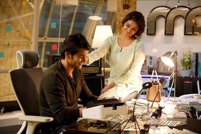 ‘ಸರ್ಕಾರು ವಾರಿ ಪಾಟ’ ಸಿನಿಮಾದಲ್ಲಿ ಮಹೇಶ್ ಬಾಬು ಮತ್ತು ಕೀರ್ತಿ ಸುರೇಶ್ (ಮೈತ್ರಿ ಮೂವಿ ಮೇಕರ್ಸ್ ಟ್ವಿಟರ್ ಚಿತ್ರ)