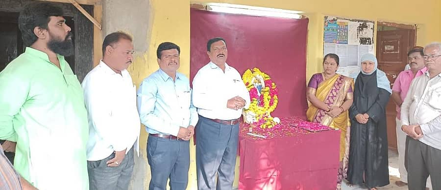 ಶಹಾಬಾದ್ ನಗರಸಭೆಯಲ್ಲಿ ನಡೆದ ಬಾಬು ಜಗಜೀವನರಾಂ ಜಯಂತಿ ಕಾರ್ಯಕ್ರಮದಲ್ಲಿ ಪೌರಾಯುಕ್ತ ಡಾ.ಕೆ.ಗುರಲಿಂಗಪ್ಪ ಮಾತನಾಡಿದರು