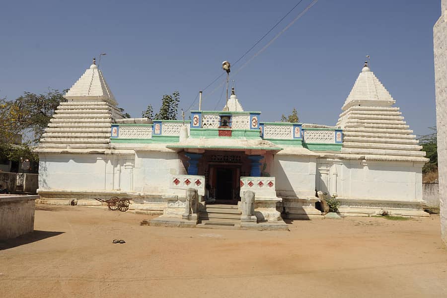 ಕವಿತಾಳದ ತ್ರಯಂಭಕೇಶ್ವರ ದೇವಸ್ಥಾನ