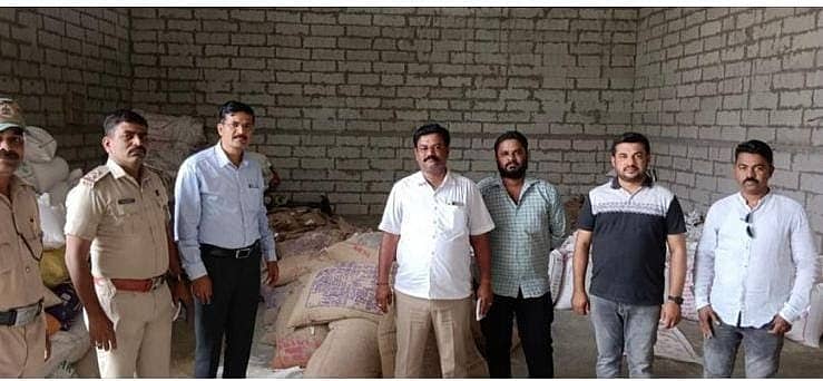 ಅಕ್ರಮವಾಗಿ ಸಂಗ್ರಹಿಸಿಟ್ಟಿದ್ದ 161 ಕ್ವಿಂಟಲ್ ಪಡಿತರ ಅಕ್ಕಿ ವಶ