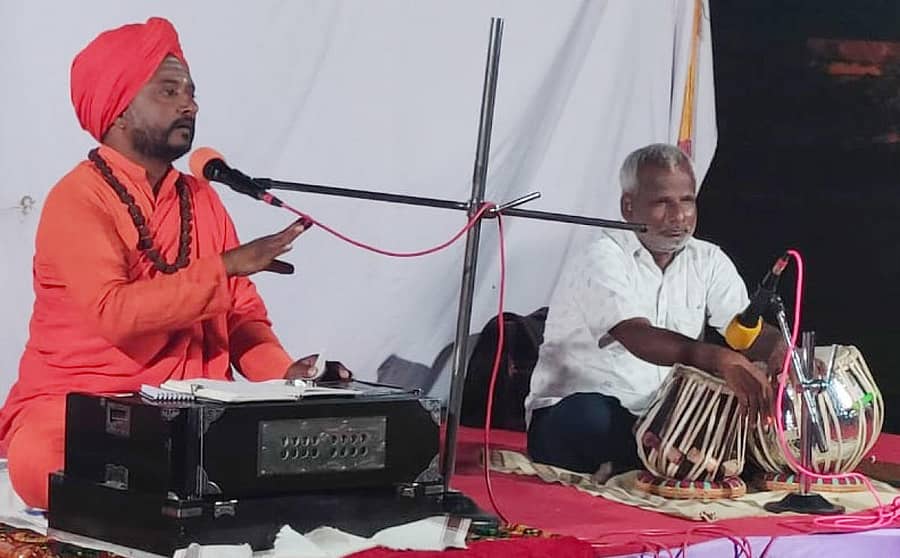 ಶಹಾಬಾದ್ ನಗರದಲ್ಲಿ ಆಯೋಜಿಸಲಾದ ಪ್ರವಚನ ಕಾರ್ಯಕ್ರಮದಲ್ಲಿ ನಿರಂಜನ ಸ್ವಾಮಿಗಳು ಮಾತನಾಡಿದರು